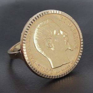 Ring In 750‰ Yellow Gold Holding A 20 Franc Napoleon Gold Coin In A Closed Setting - B10371 
