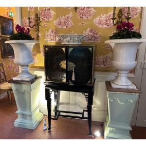 Pair Of Large Medici Vases In Carrara Marble, Late 18th And Early 19th Century 
