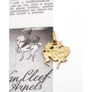 Van Cleef & Arpels French 18k Gold Charm Pendant 'les 3 Inséparables' Soldier Horse