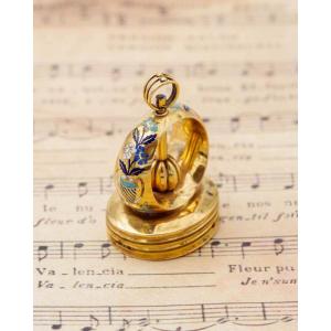 Swiss Musical Seal Pendant In 18 Karat Enamelled Gold