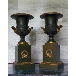 Paire De Cassolettes En Bronze De Forme Medicis