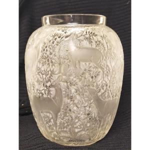 "does" Vase In Pressed Molded Glass – Lalique, Art Deco