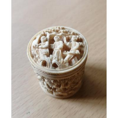 Pill Box In Ivory Chinese Decor