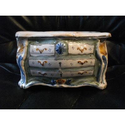 In De Nevers Faience Convenient Epoque XVIII Eme