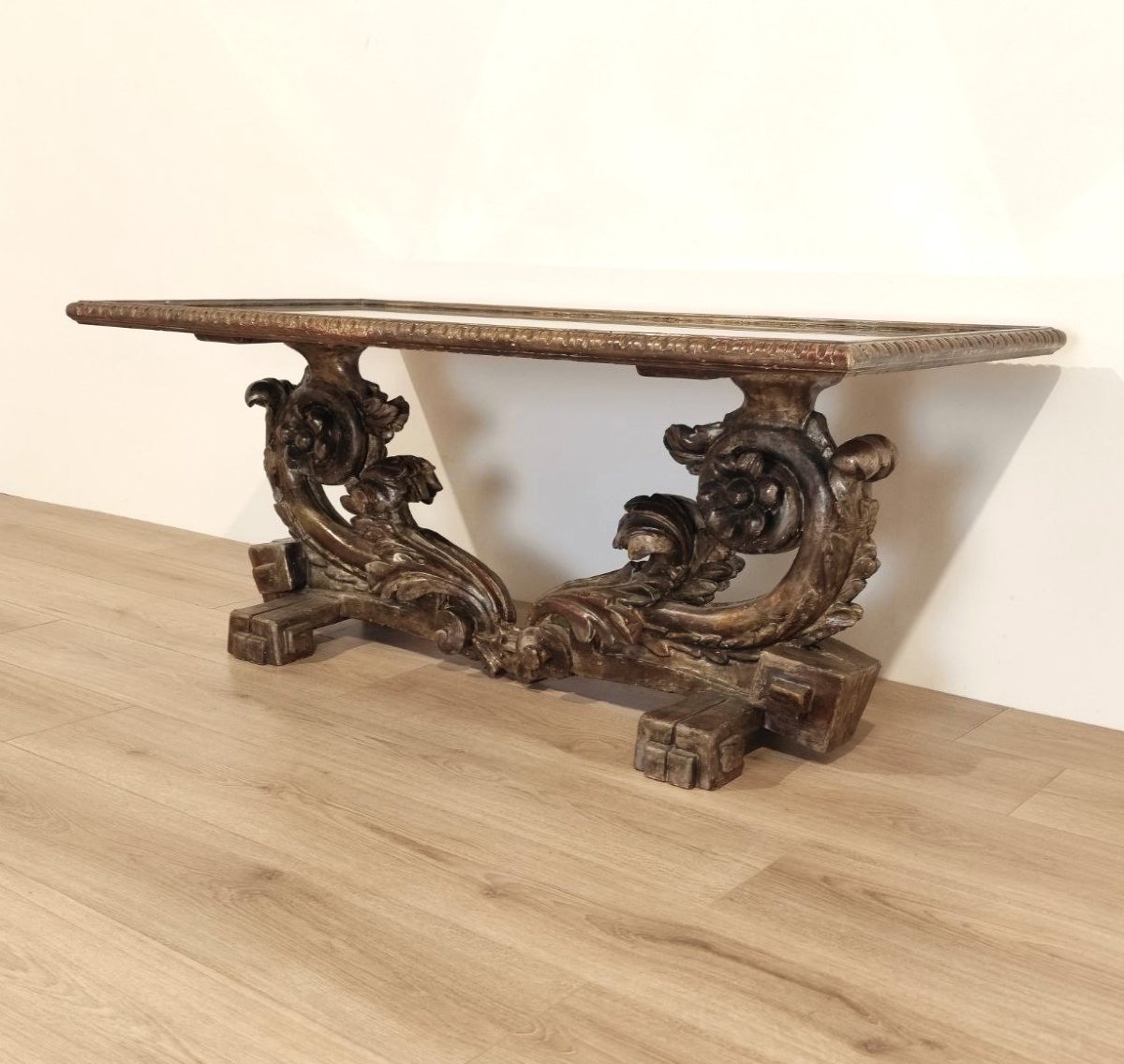 TAVOLINO IN LEGNO SCOLPITO CON ELEMENTI ANTICHI-photo-3