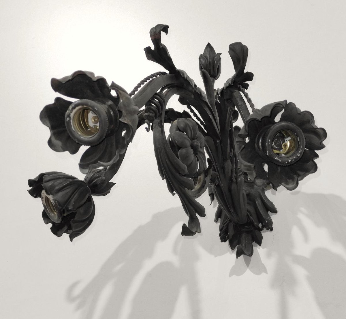 LAMPADA DA PARETE IN FERRO BATTUTO, ITALIA INIZI '900-photo-4