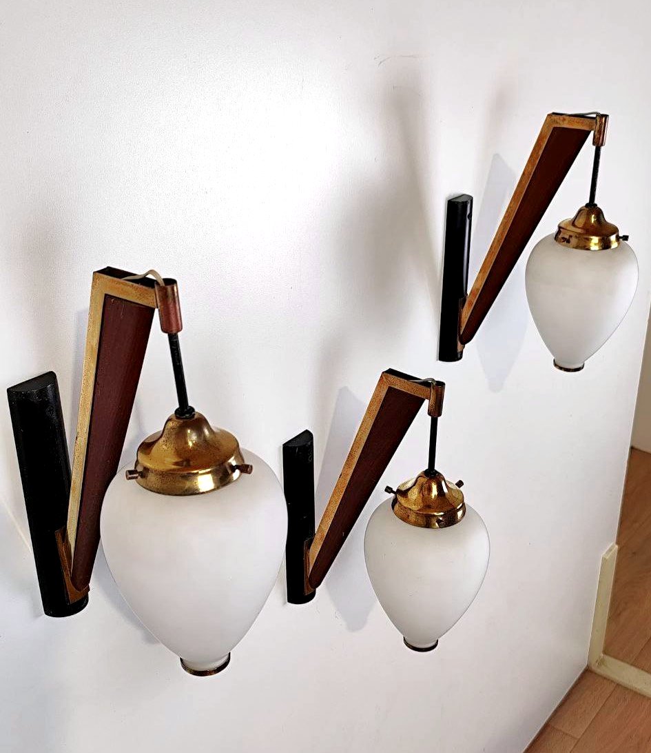 SET DI 3 APPLIQUES IN OTTONE, LEGNO E VETRO, STILNOVO ANNI '50-photo-4