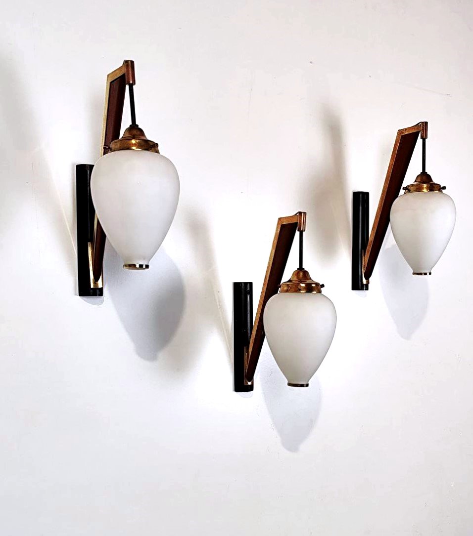 SET DI 3 APPLIQUES IN OTTONE, LEGNO E VETRO, STILNOVO ANNI '50-photo-1