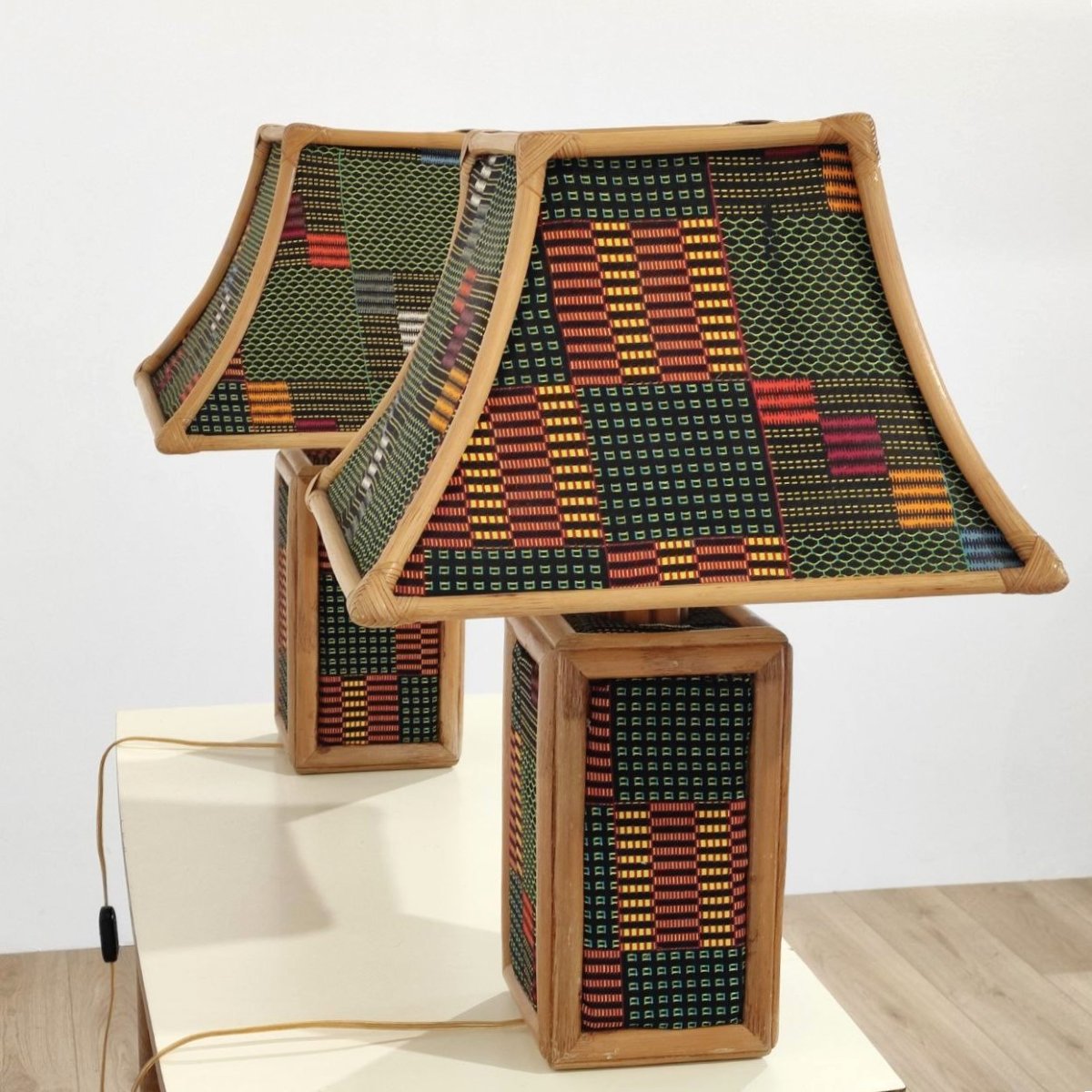 LAMPADE DA TAVOLO IN BAMBU' E TESSUTO, ITALIA ANNI '70-photo-4