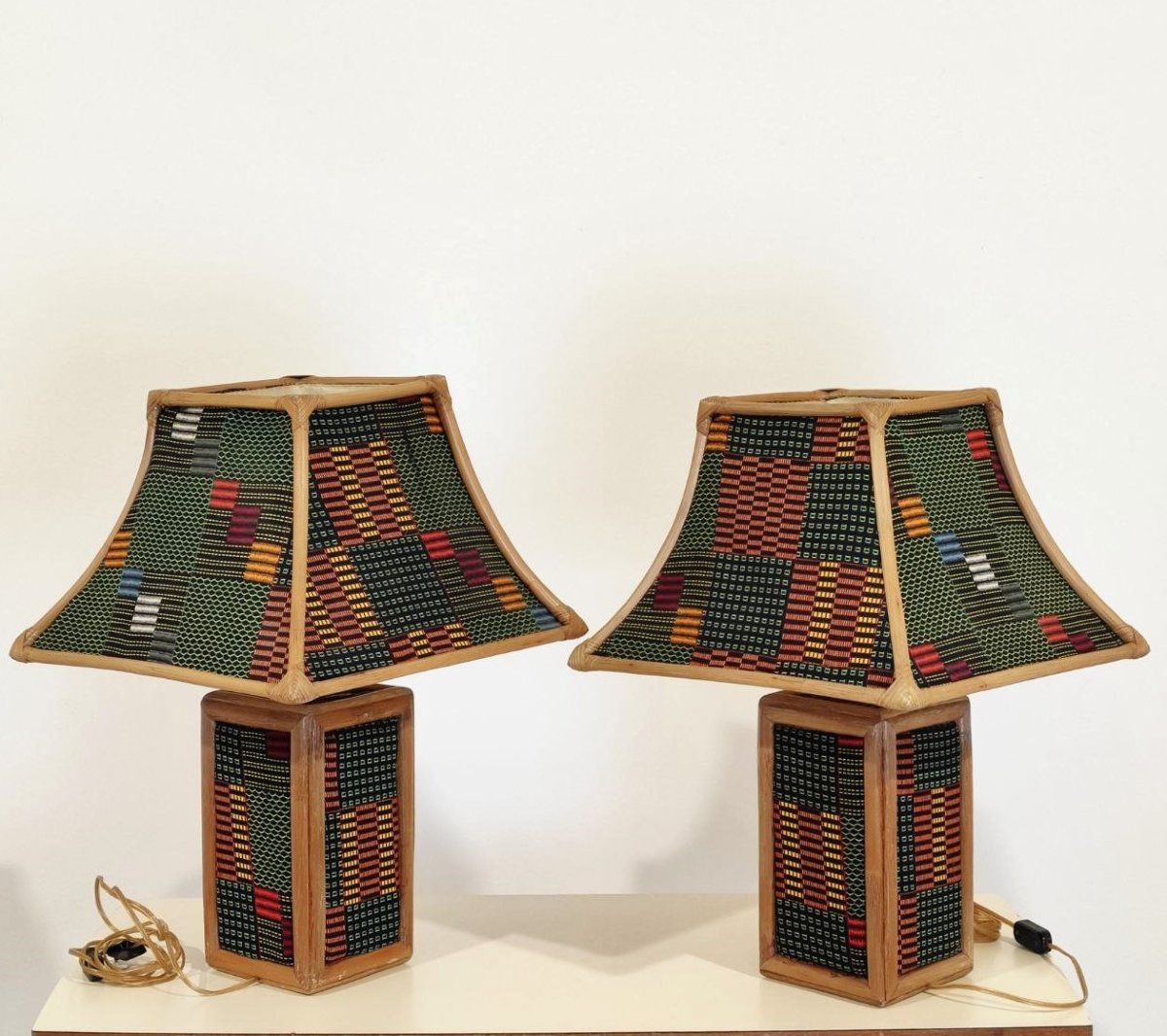 LAMPADE DA TAVOLO IN BAMBU' E TESSUTO, ITALIA ANNI '70-photo-1