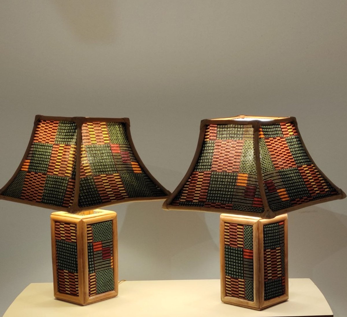 LAMPADE DA TAVOLO IN BAMBU' E TESSUTO, ITALIA ANNI '70-photo-3