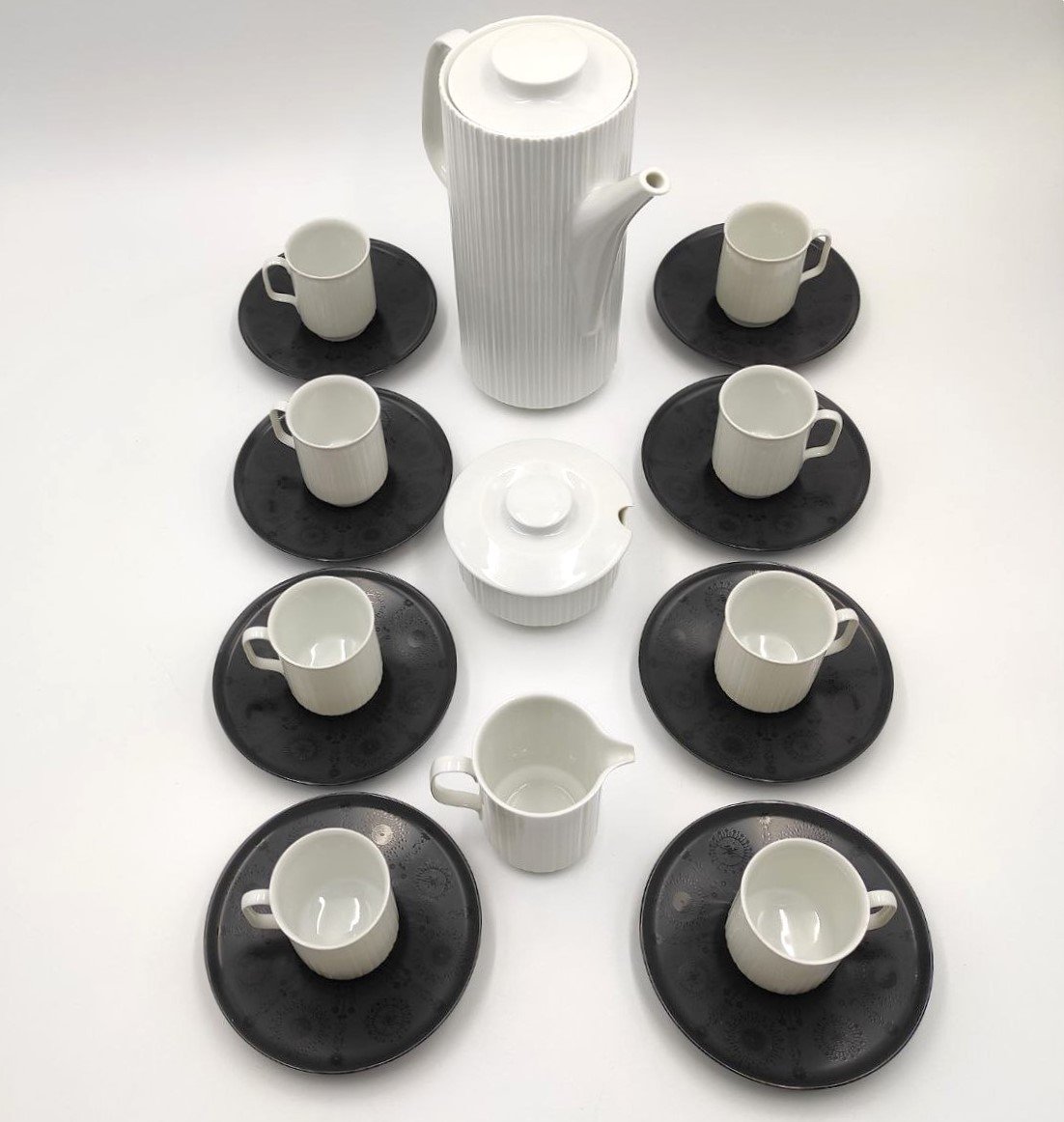 ROSENTHAL 'PORCELAINE NOIRE' SERVIZIO DA  CAFFE' PER 8, DESIGN TAPIO WIRKKALA 1962-photo-3