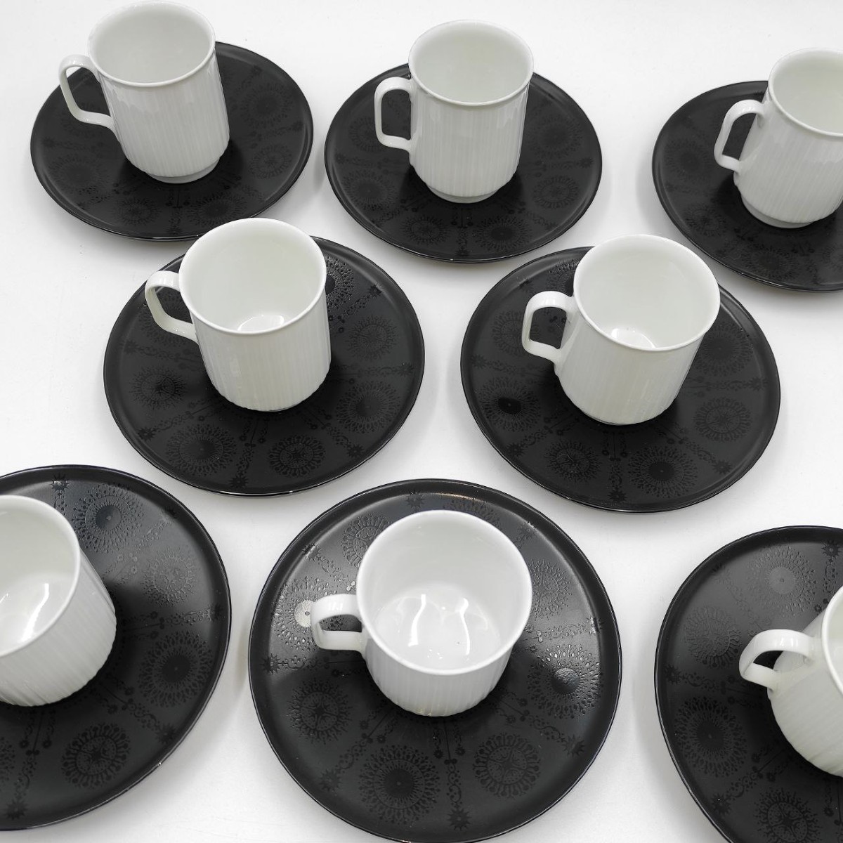 ROSENTHAL 'PORCELAINE NOIRE' SERVIZIO DA  CAFFE' PER 8, DESIGN TAPIO WIRKKALA 1962-photo-2