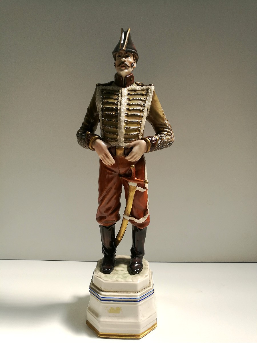 CACCIAPUOTI, STATUA IN CERAMICA GENERALE LASALLE