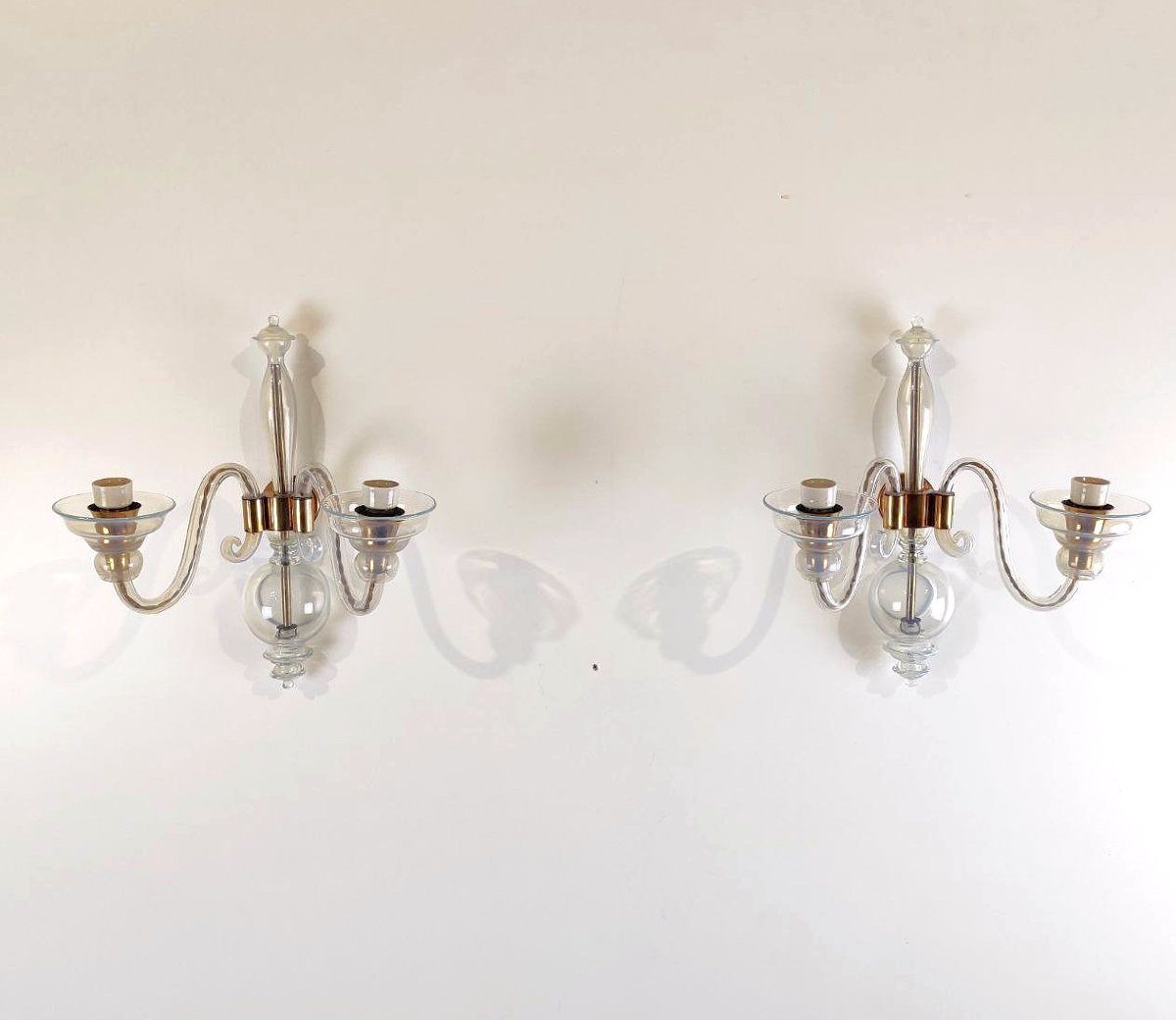 COPPIA APPLIQUES SEGUSO (ATTR.) IN VETRO OPALINO, ANNI '50-photo-3