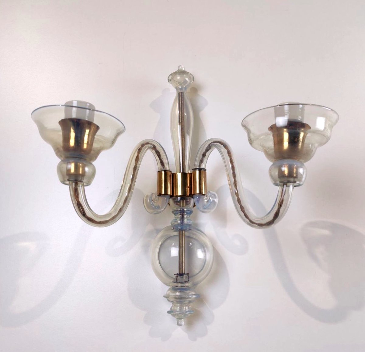 COPPIA APPLIQUES SEGUSO (ATTR.) IN VETRO OPALINO, ANNI '50-photo-1