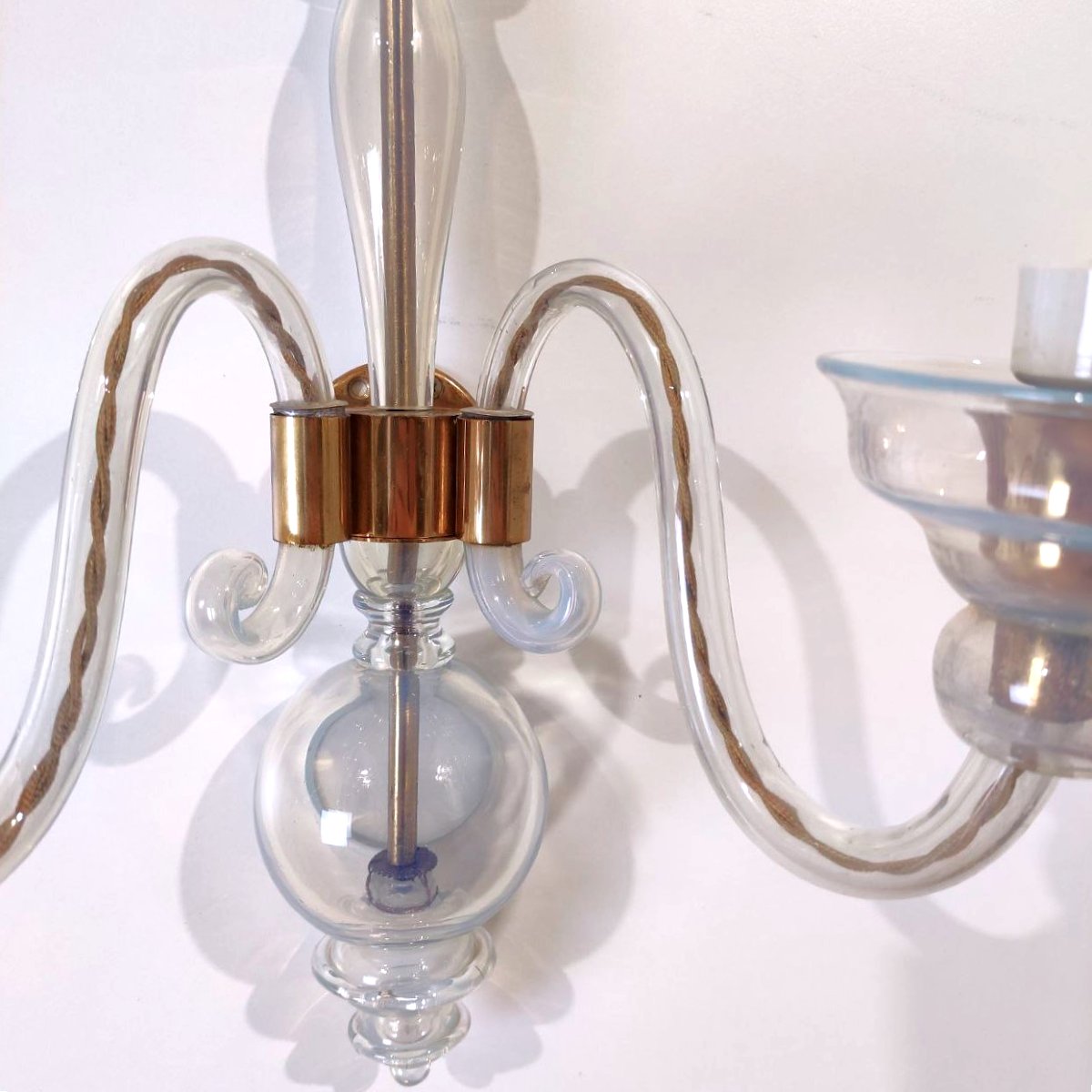 COPPIA APPLIQUES SEGUSO (ATTR.) IN VETRO OPALINO, ANNI '50-photo-4