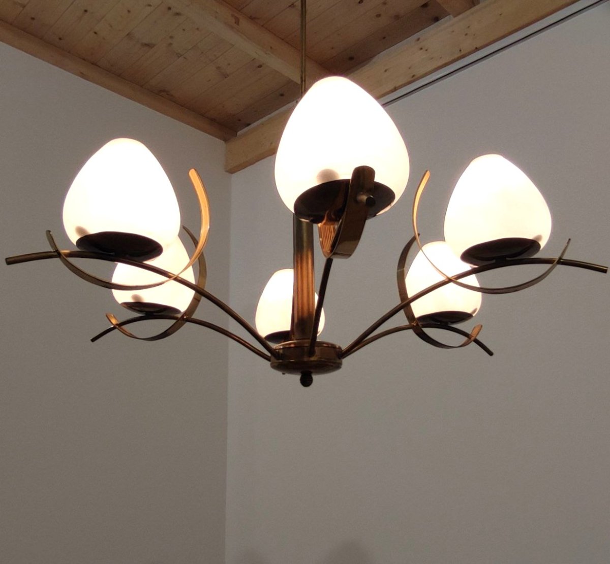 LAMPADARIO 6 LUCI VETRO SATINATO E OTTONE, ITALIA ANNI '50-photo-6