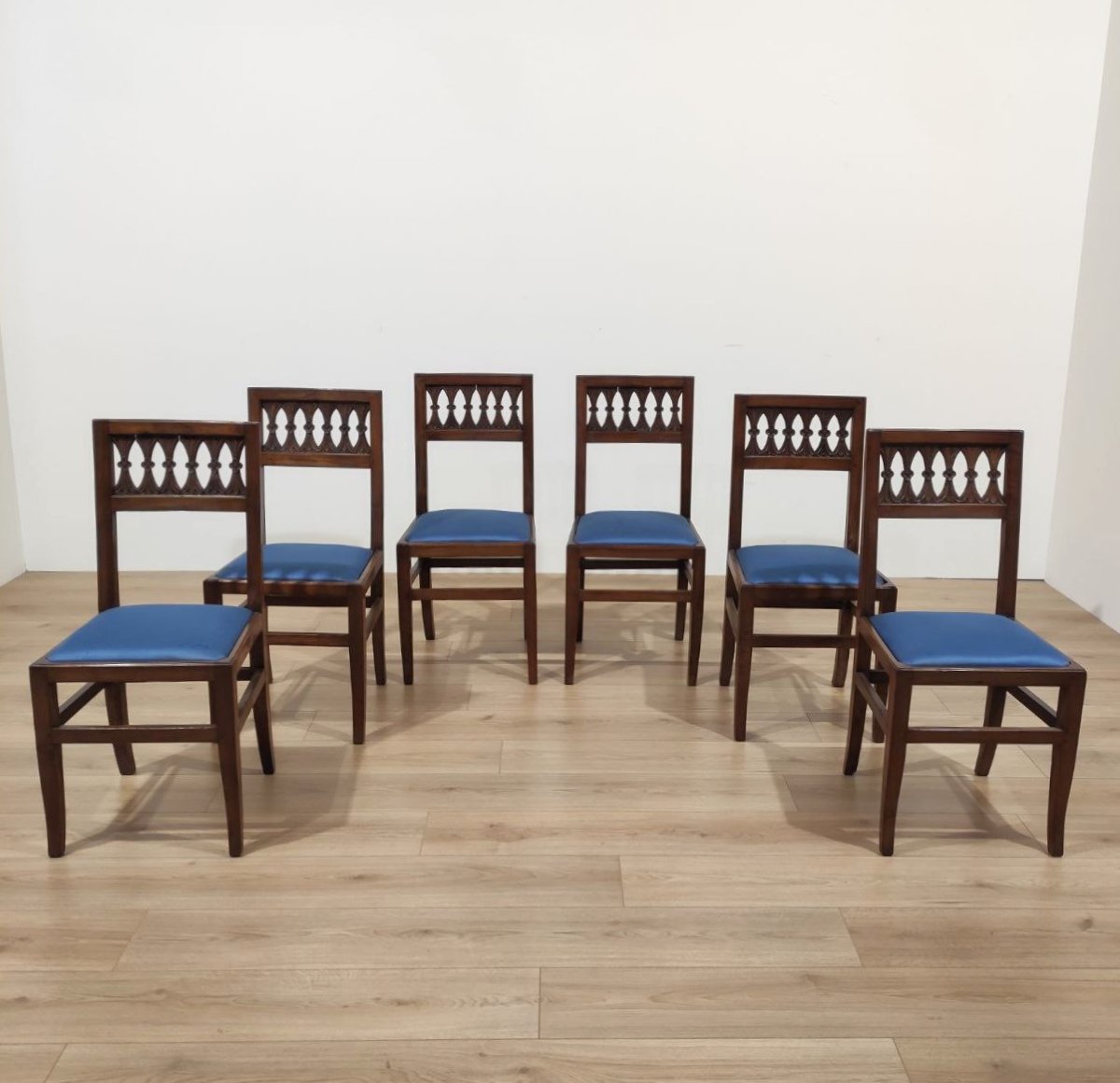 GRUPPO DI 6 SEDIE IN LEGNO DI NOCE, EPOCA DIRETTORIO -photo-2