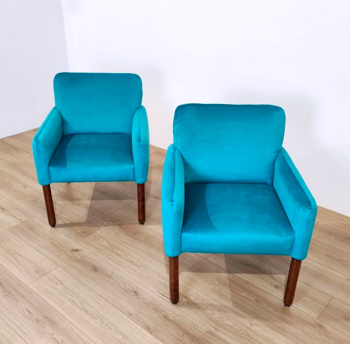 COPPIA DI POLTRONE CASSINA, MOD. 896 DI VICO MAGISTRETTI IN VELLUTO BLU TURCHESE-photo-4