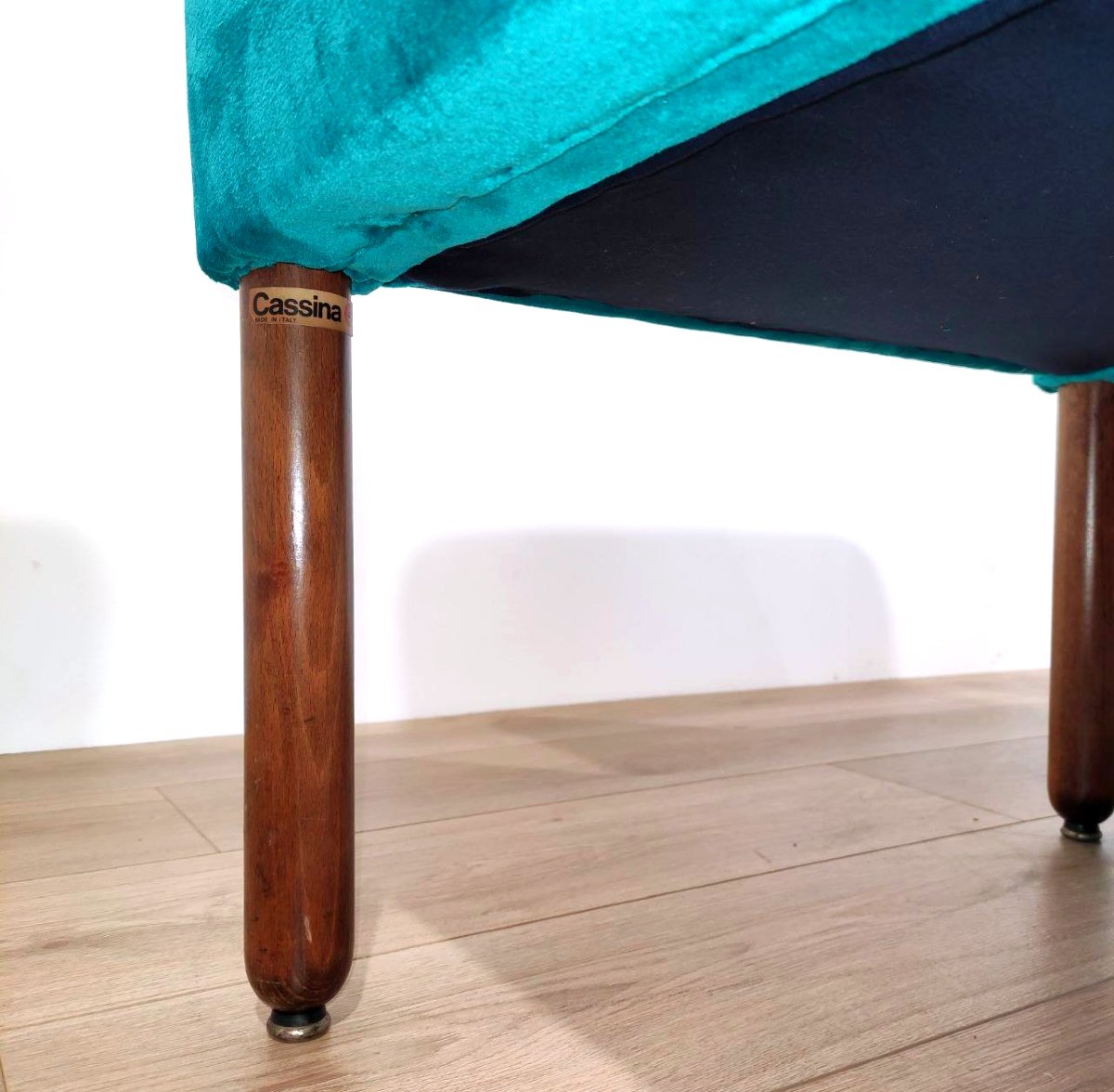 COPPIA DI POLTRONE CASSINA, MOD. 896 DI VICO MAGISTRETTI IN VELLUTO BLU TURCHESE-photo-7