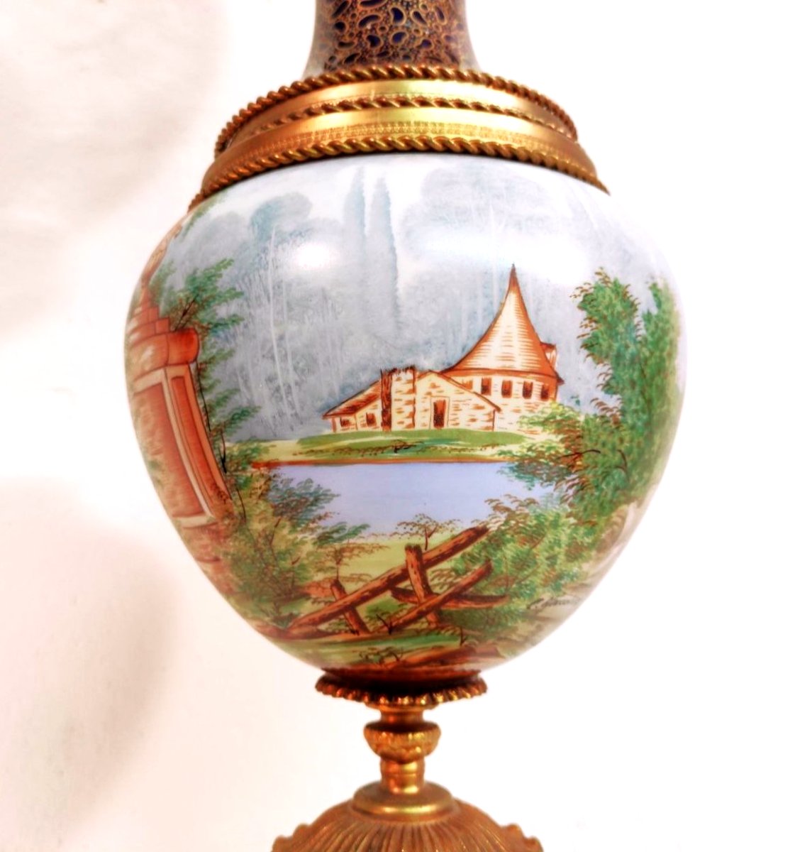 SEVRES, LAMPADA IN CERAMICA DIPINTA  A MANO CON SCENA GALANTE -photo-4