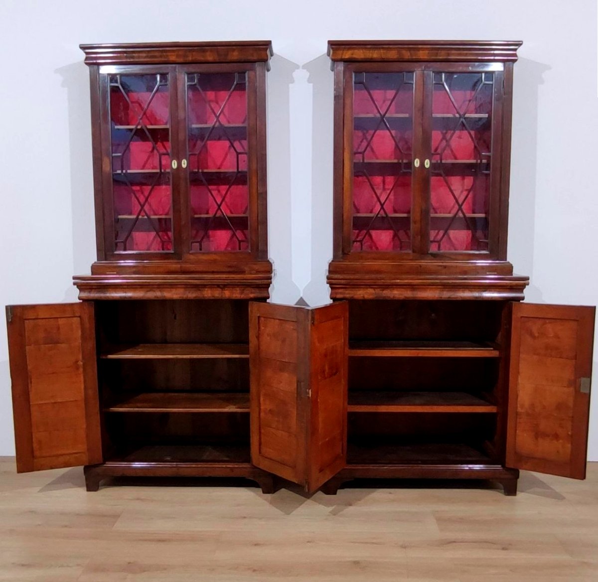 COPPIA PICCOLE LIBRERIE IN NOCE CON  PIANETTO A TIRO, ITALIA XIX sec.-photo-6