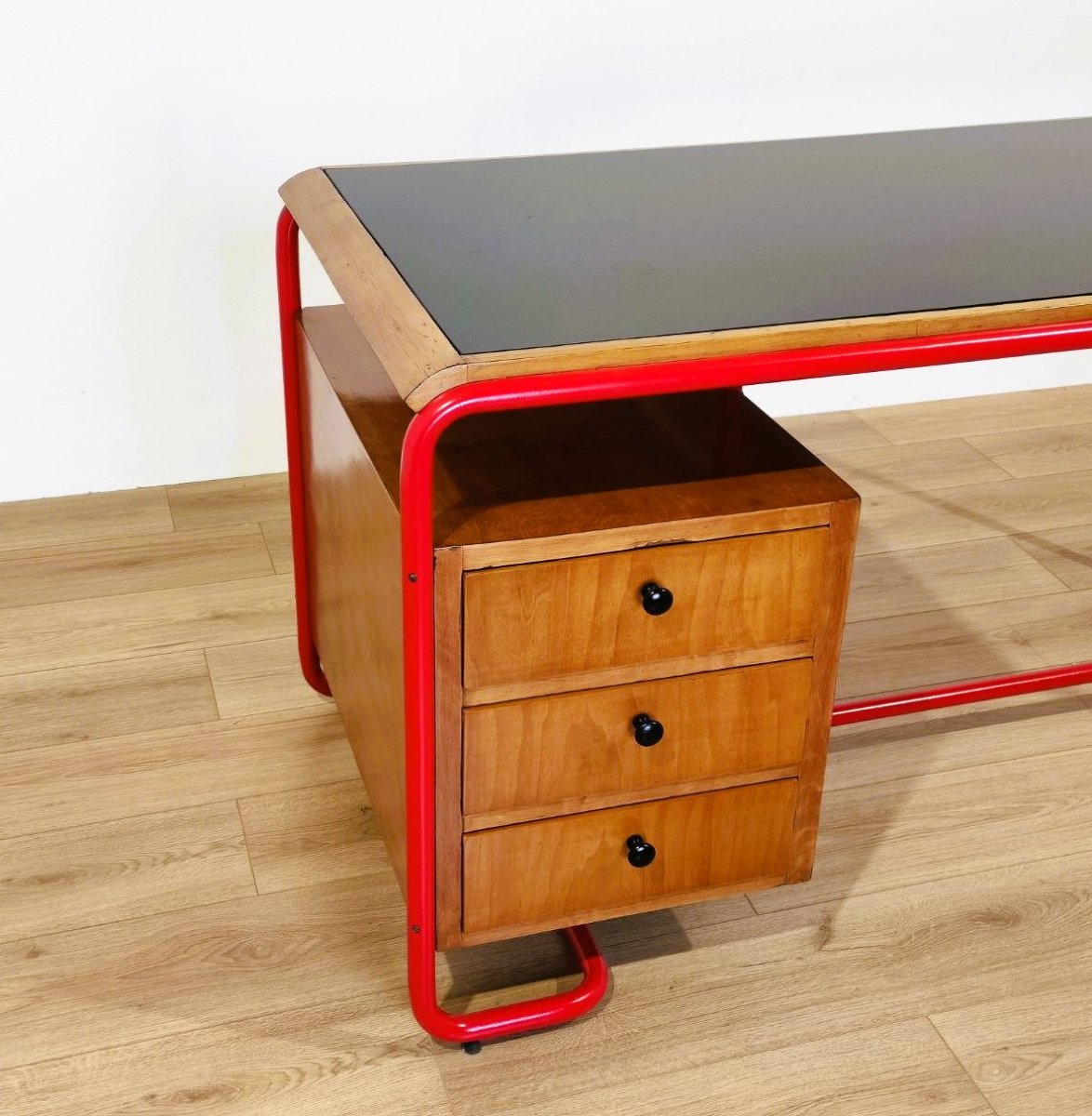 SCRIVANIA STILE BAUHAUS IN TUBOLARE ROSSO, LEGNO E VETRO, ANNI '50-photo-1