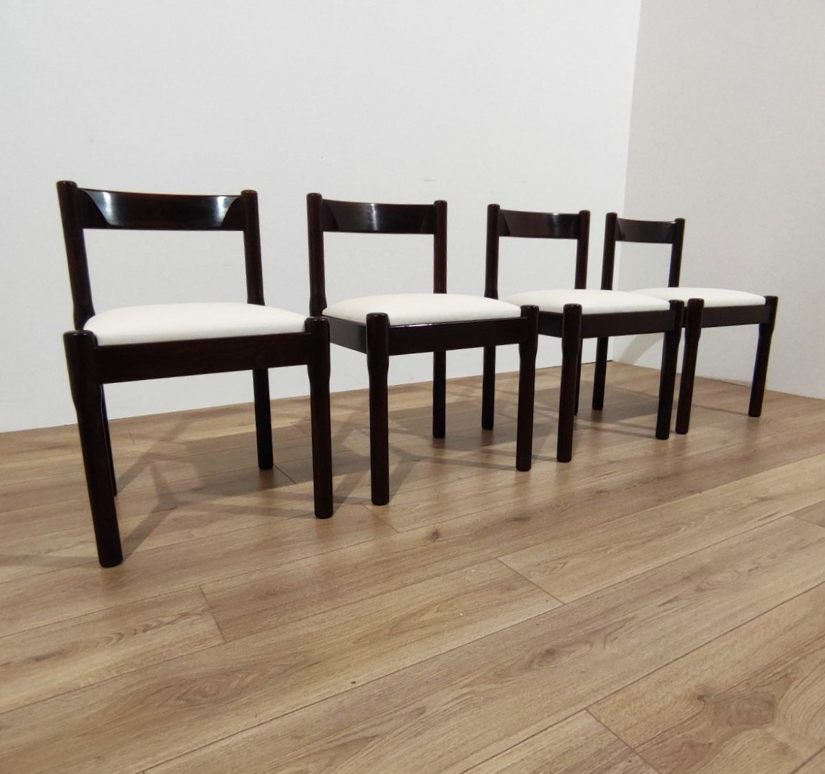 SET DI 4 SEDIE CASSINA DI VICO MAGISTRETTI, ANNI '60-photo-2