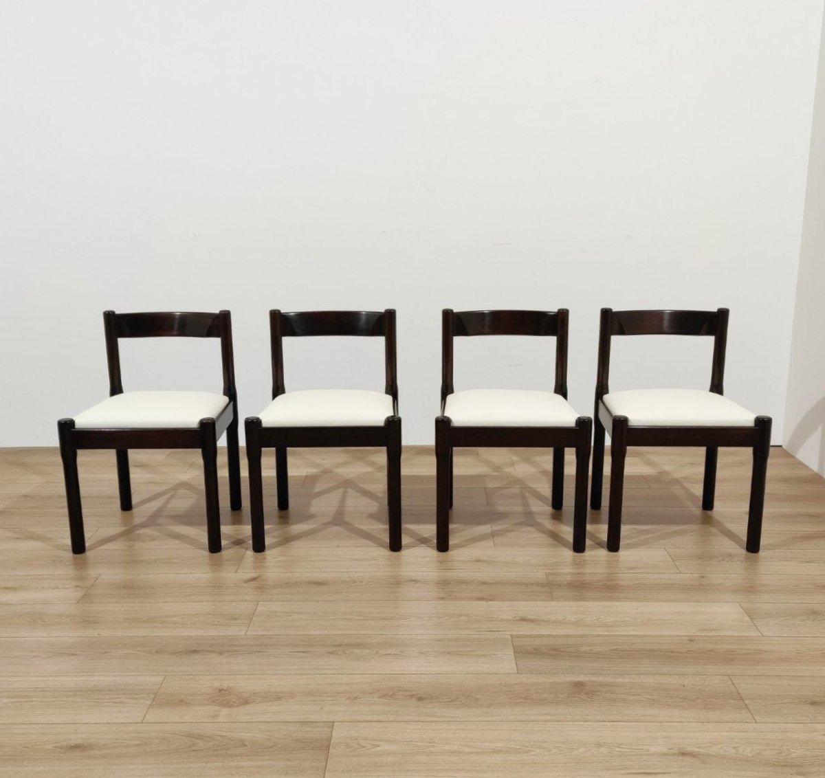 SET DI 4 SEDIE CASSINA DI VICO MAGISTRETTI, ANNI '60