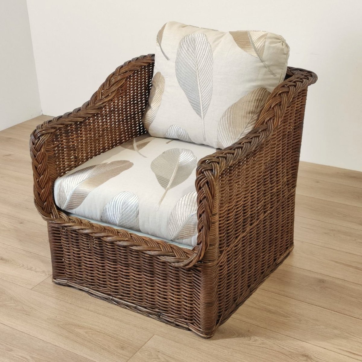 COPPIA POLTRONE IN RATTAN CON TAVOLINO PROD.  WICKER WORKS -photo-4