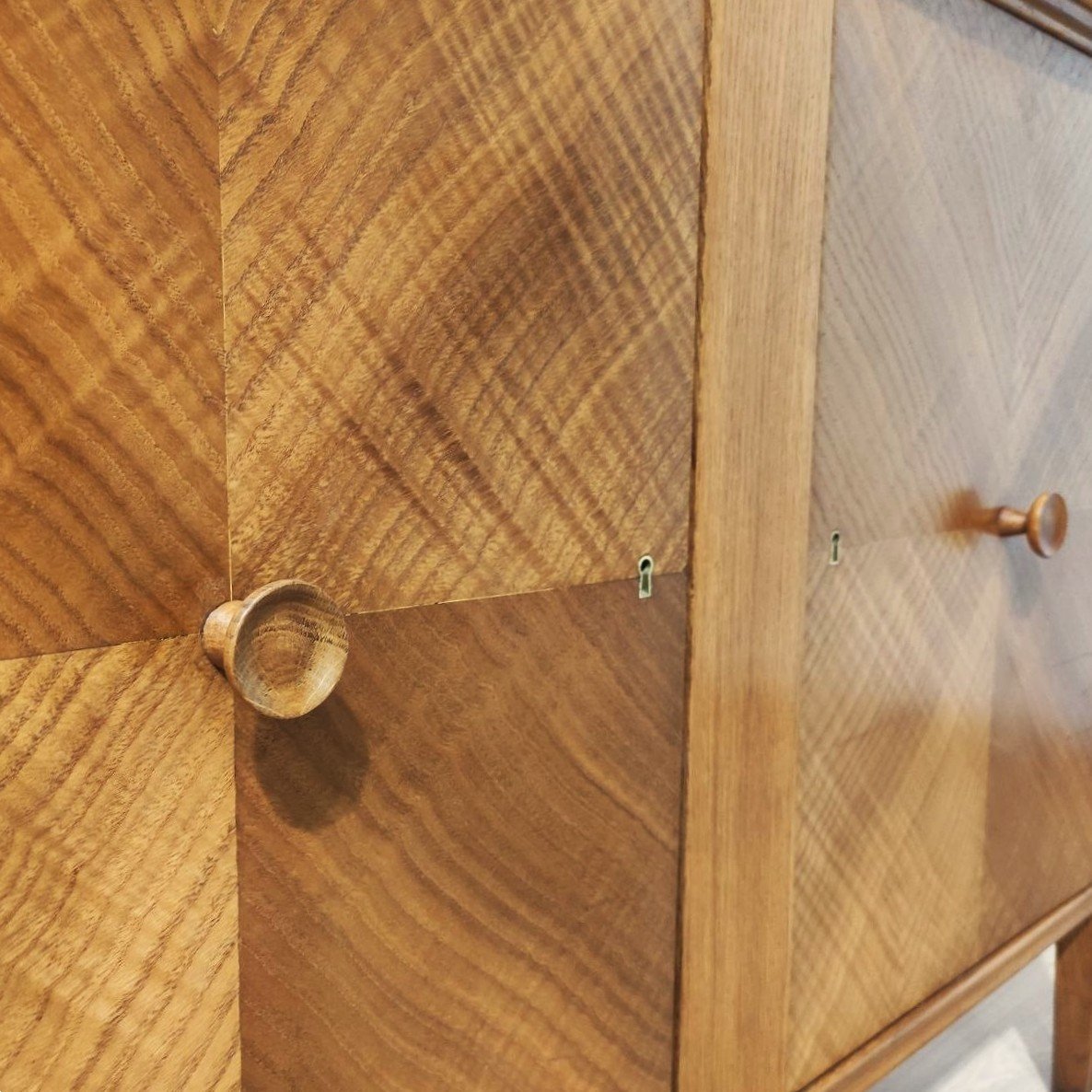 CREDENZA IN LEGNO DI CASTAGNO A 2 ANTE, ITALIA ANNI '50-photo-2