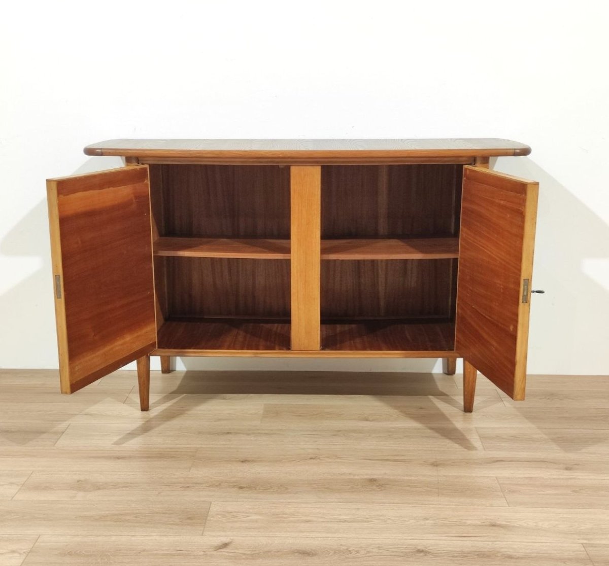 CREDENZA IN LEGNO DI CASTAGNO A 2 ANTE, ITALIA ANNI '50-photo-3