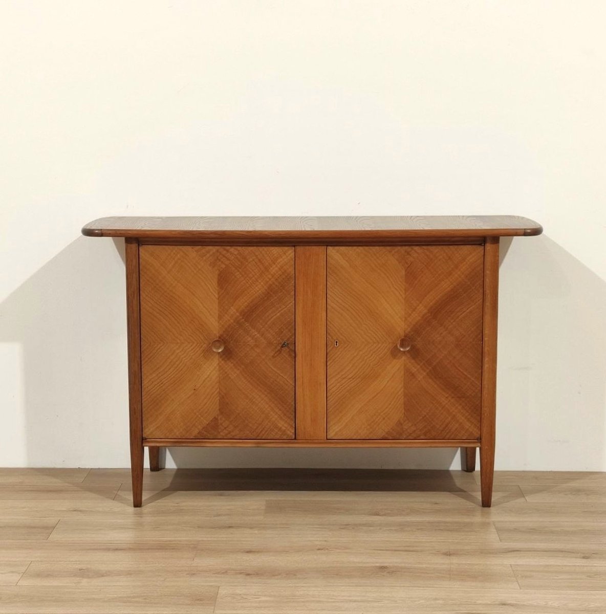 CREDENZA IN LEGNO DI CASTAGNO A 2 ANTE, ITALIA ANNI '50