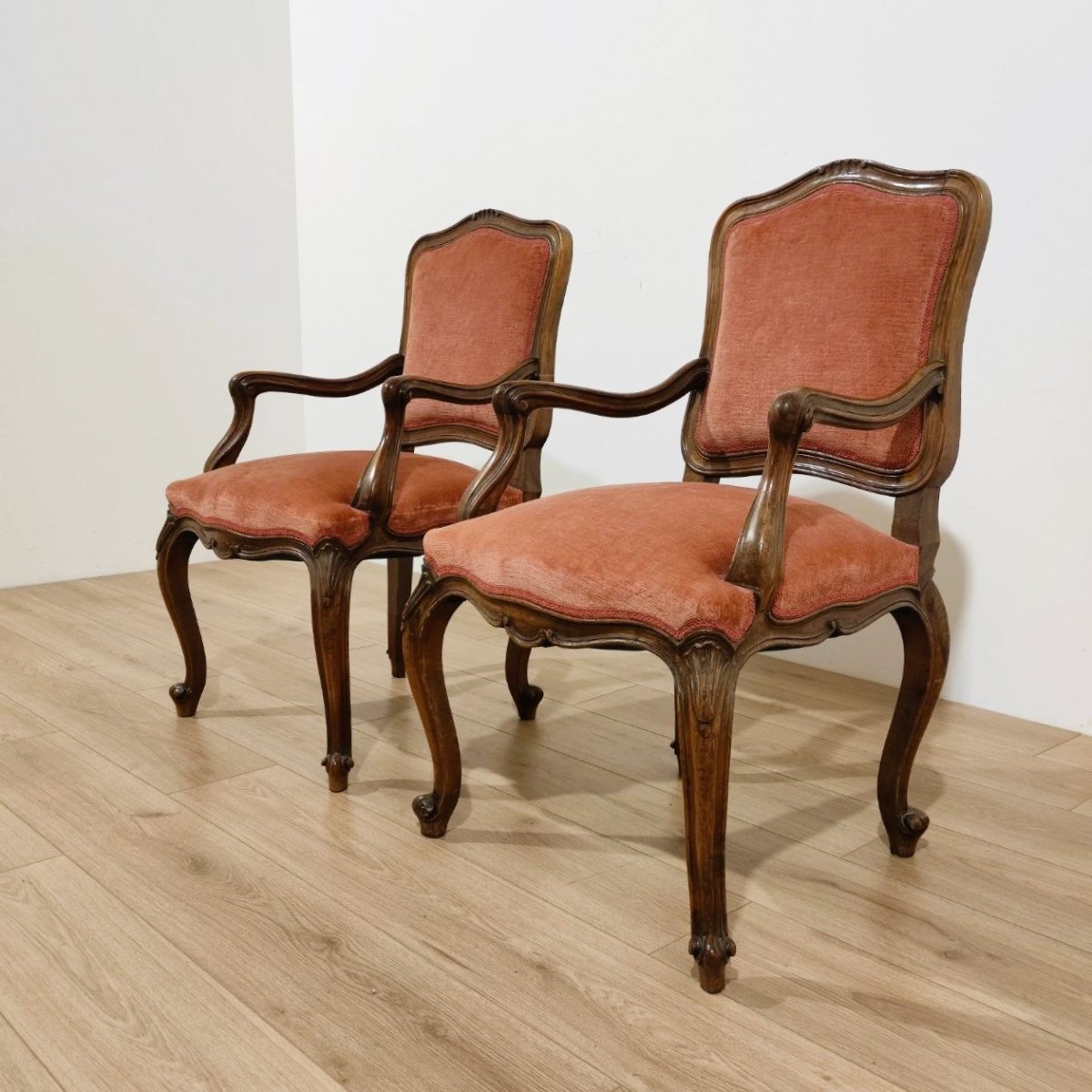 COPPIA DI POLTRONCINE IN NOCE IN STILE LUIGI XV, XIX sec-photo-4