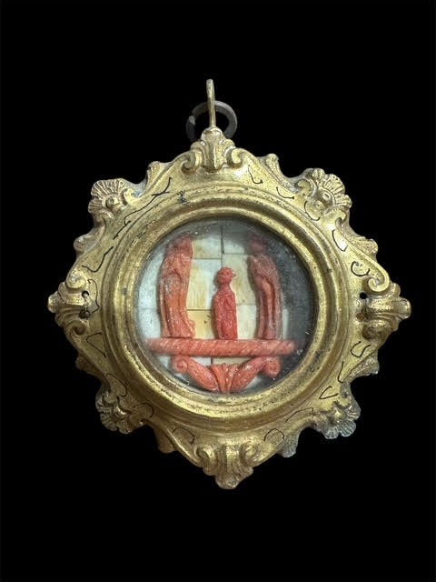 Sacra famiglia in corallo 