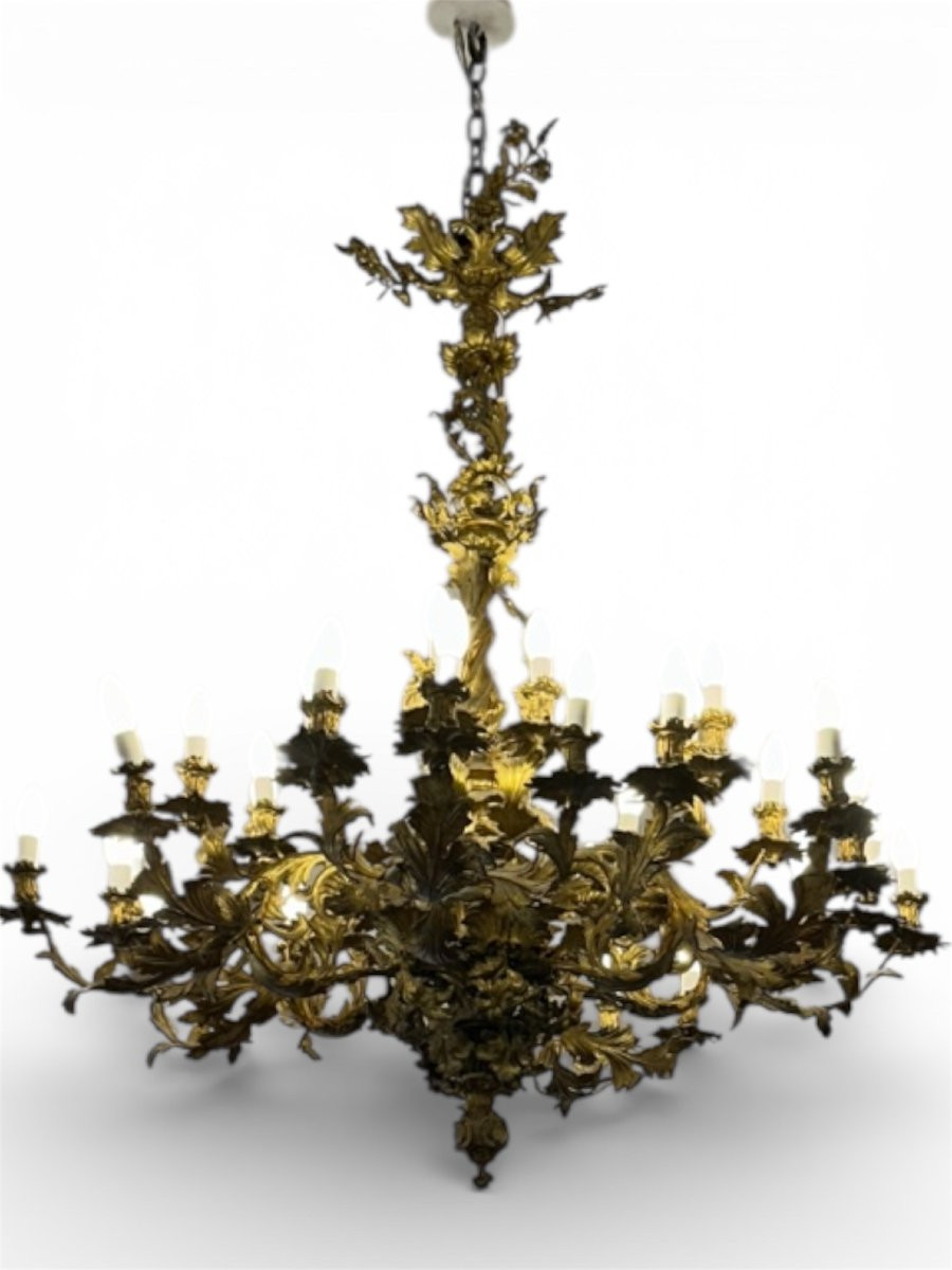 Lampadrio in bronzo dorato e cesellato a 16 luci realizzato da maestranze siciliane all'inizio -photo-4