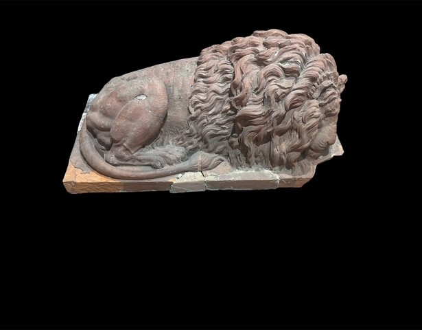 Scultura raffigurante Leone in terracotta Italia meridionale XIX secolo.