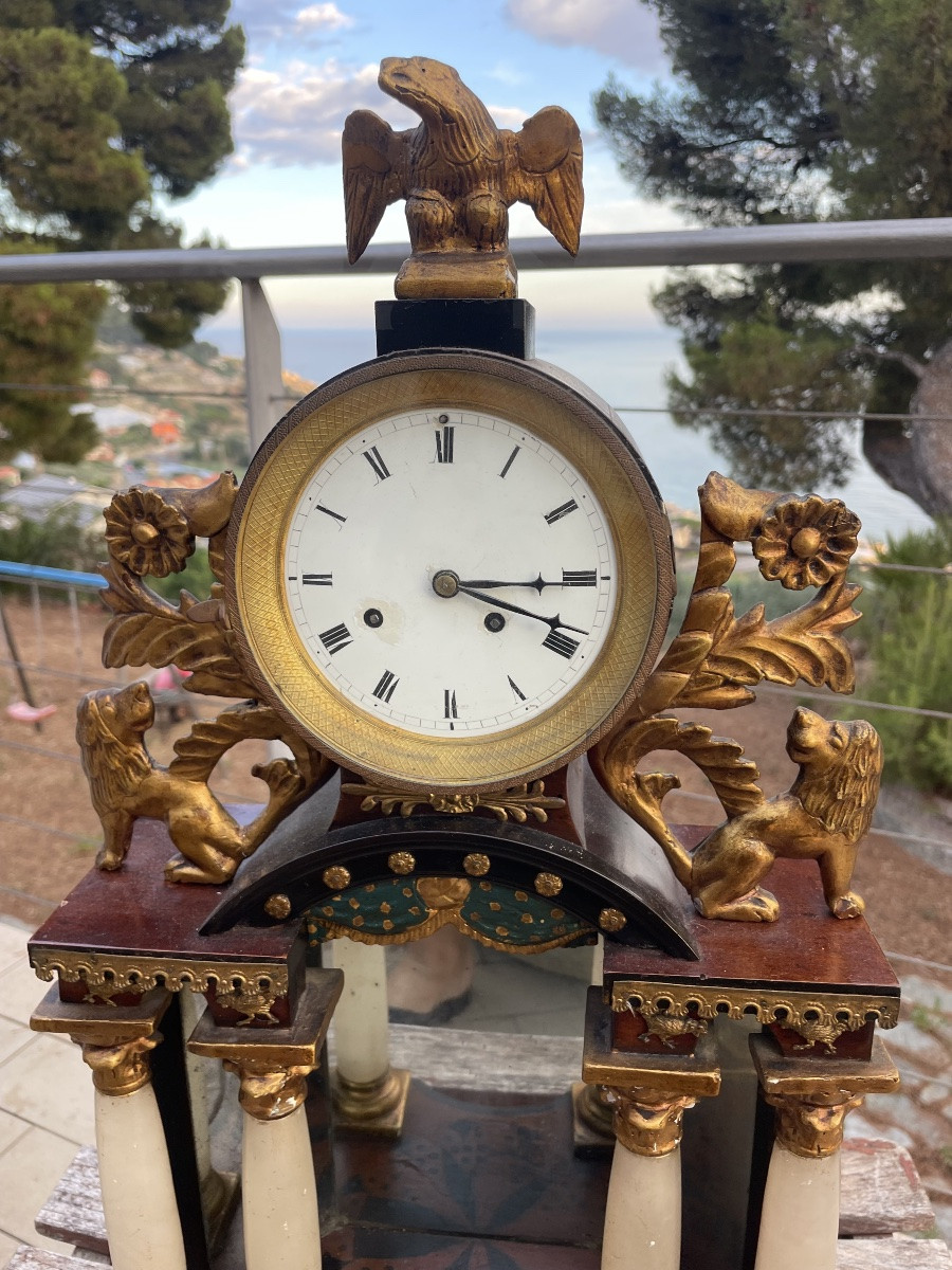 Pendola da appoggio in legno con colonne-photo-2