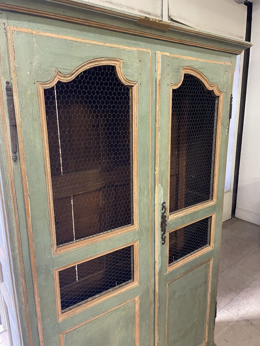 Libreria laccata con porte con griglie -photo-1