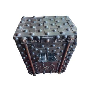 Cassaforte epoca 700 bugnata