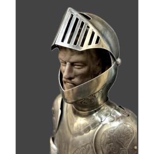 Figure Of A Knight In Full Armor – Decorative Sculpture