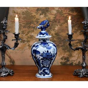 Delft, Covered Pot With Japanese Decor, La Griffe De Porcelaine Manufacture, Circa 1800