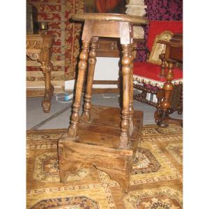 17th Century Cantor Stool