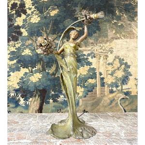 Lamp Regulates Art Nouveau Period Representing A Woman With Water Lilies