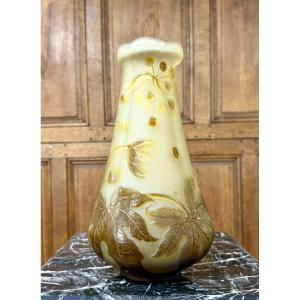 émile Gallé - Vase With Umbel Decoration And A Polylobed Neck, Art Nouveau Period