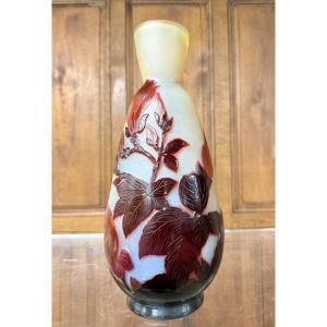 émile Gallé - Vase Decorated With Magnolias, Art Nouveau Period 