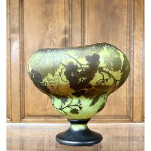 Daum Nancy - Large Poly-lobed Cup With Vines. Art Nouveau Period