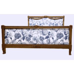 Louis XVI Style Bed In Trianon Lacquer Decorated With Garlands Upholstered With New