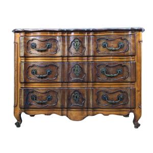 18th Century Curved Crossbow Chest Of Drawers In Walnut